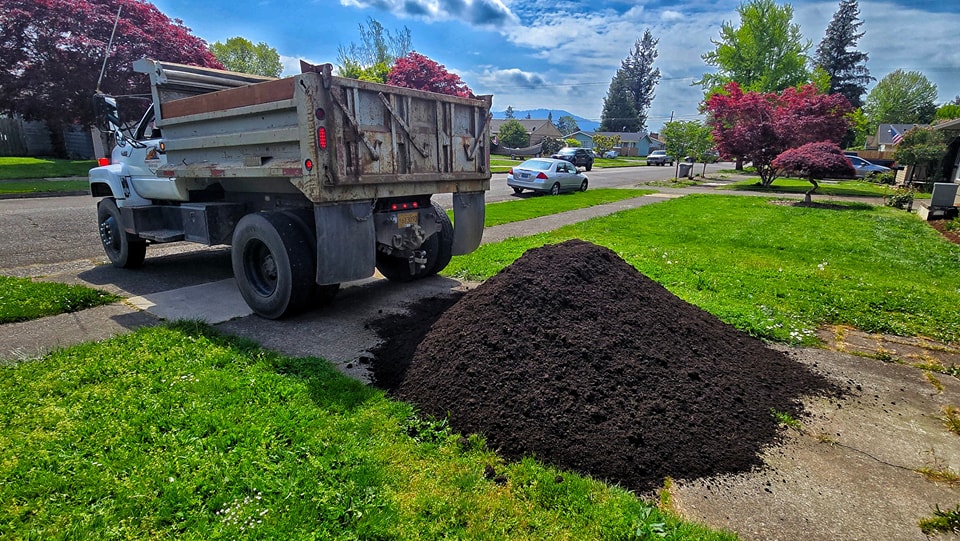 Bark and Rock Delivery in Lebanon Oregon